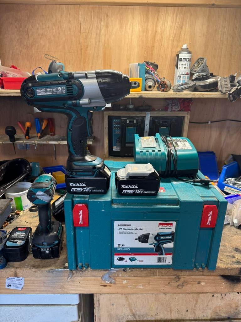 GROTE MAKITA SLACHMOERSLEUTEL BTW450RFX, Doe-het-zelf en Verbouw, Ophalen of Verzenden, Zo goed als nieuw, Boormachine
