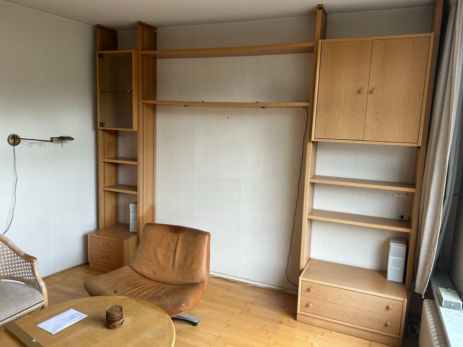 Gratis Houten kast met spotjes, dichte en vitrine delen, Ophalen, Gebruikt, 200 cm of meer, 25 tot 50 cm