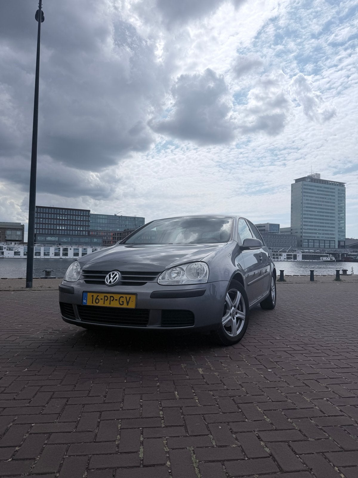 Volkswagen Golf 1.6 16V Grijs, Voorwielaandrijving, 4 cilinders, 620 kg, Origineel Nederlands