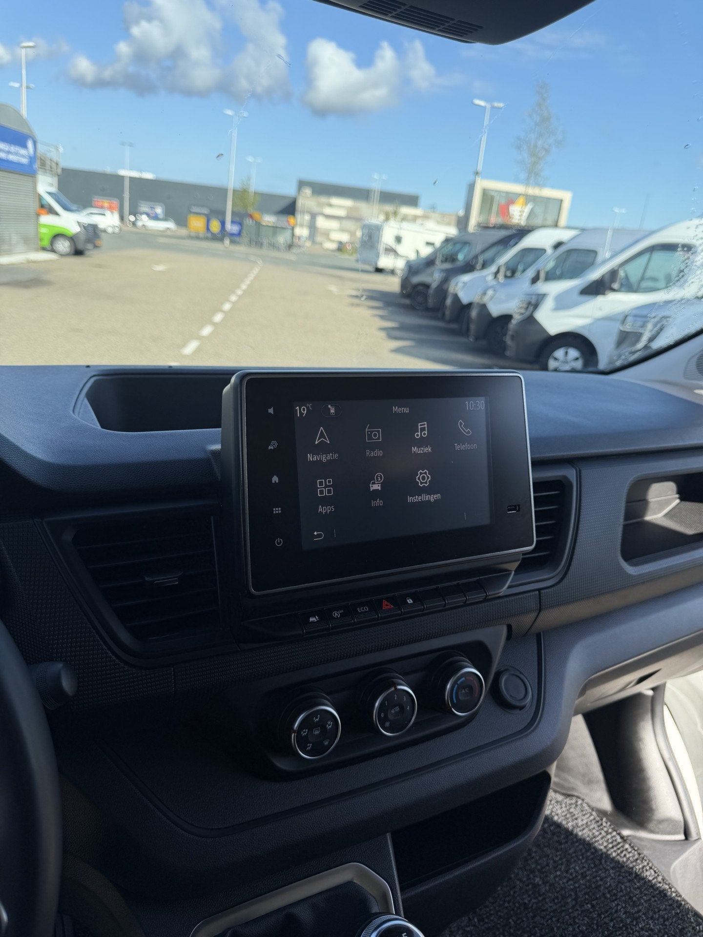 Foto 14 van Renault Trafic L2H1 | Work Edition| Trekhaak | Camera | Navi