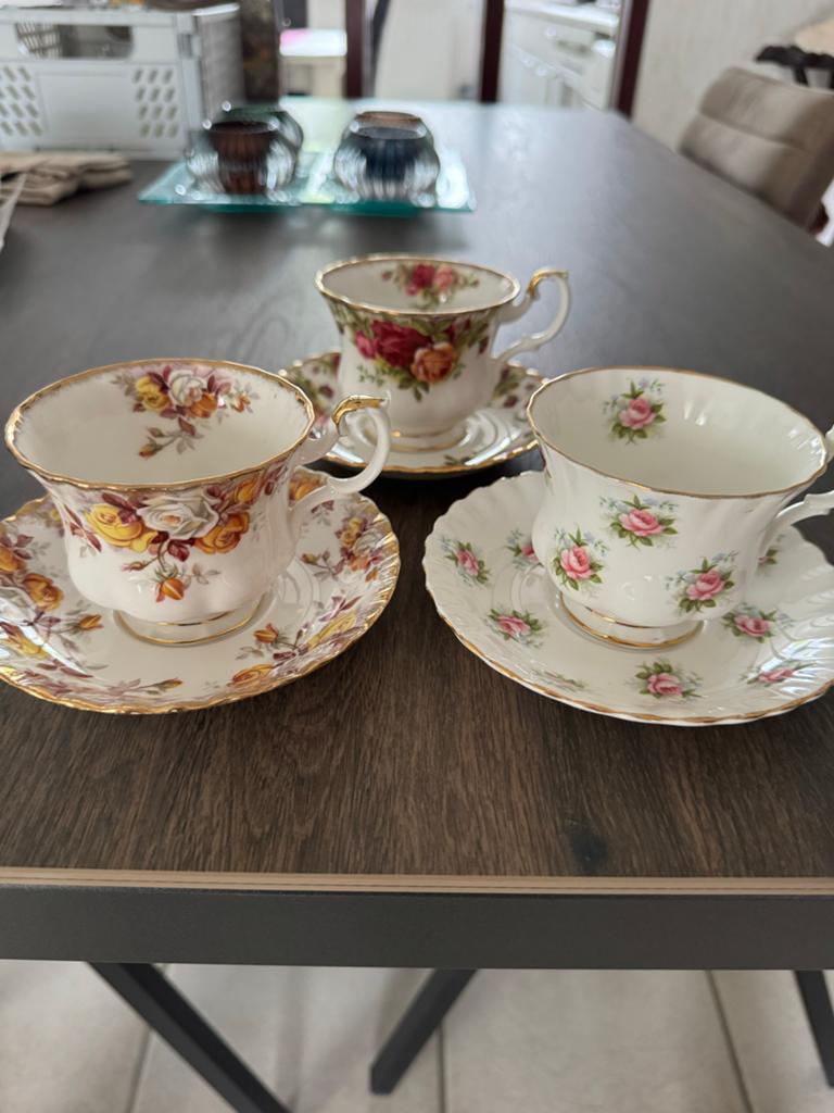 3 Royal Albert kop en schotels: Old Country Roses, Lenora, F, Ophalen of Verzenden