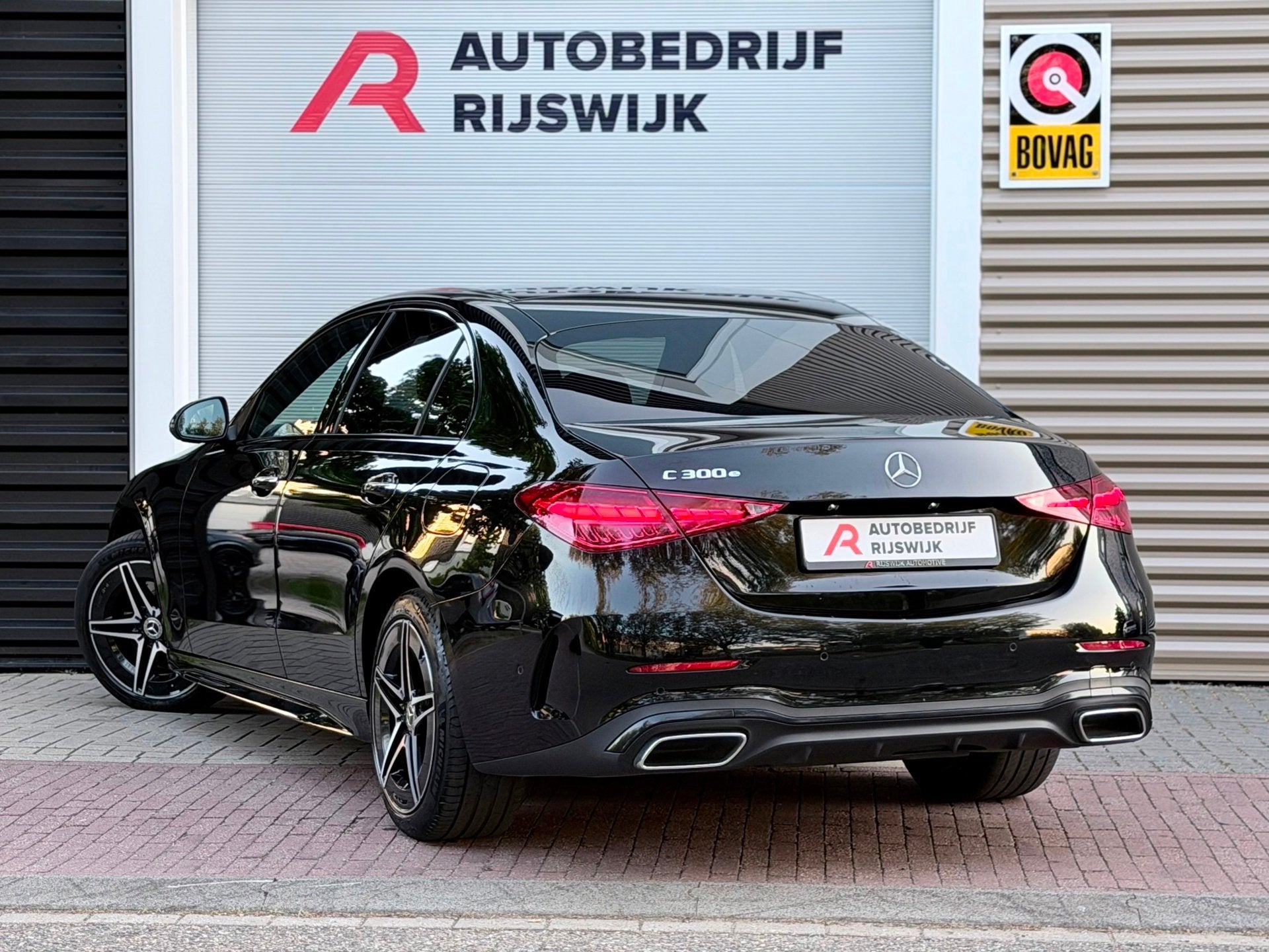 Mercedes-Benz C-klasse 300 e AMG Line Camera/Trekhaak/Blinds, Auto's, Automaat, Achterwielaandrijving, Gebruikt, 167 km/l