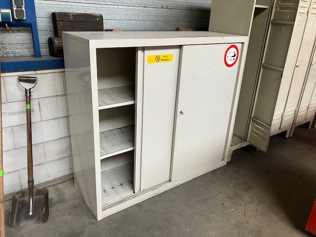 Stalen kast, Huis en Inrichting, Kasten | Roldeurkasten en Archiefkasten, Ophalen, Gebruikt, 100 tot 150 cm, 150 tot 200 cm