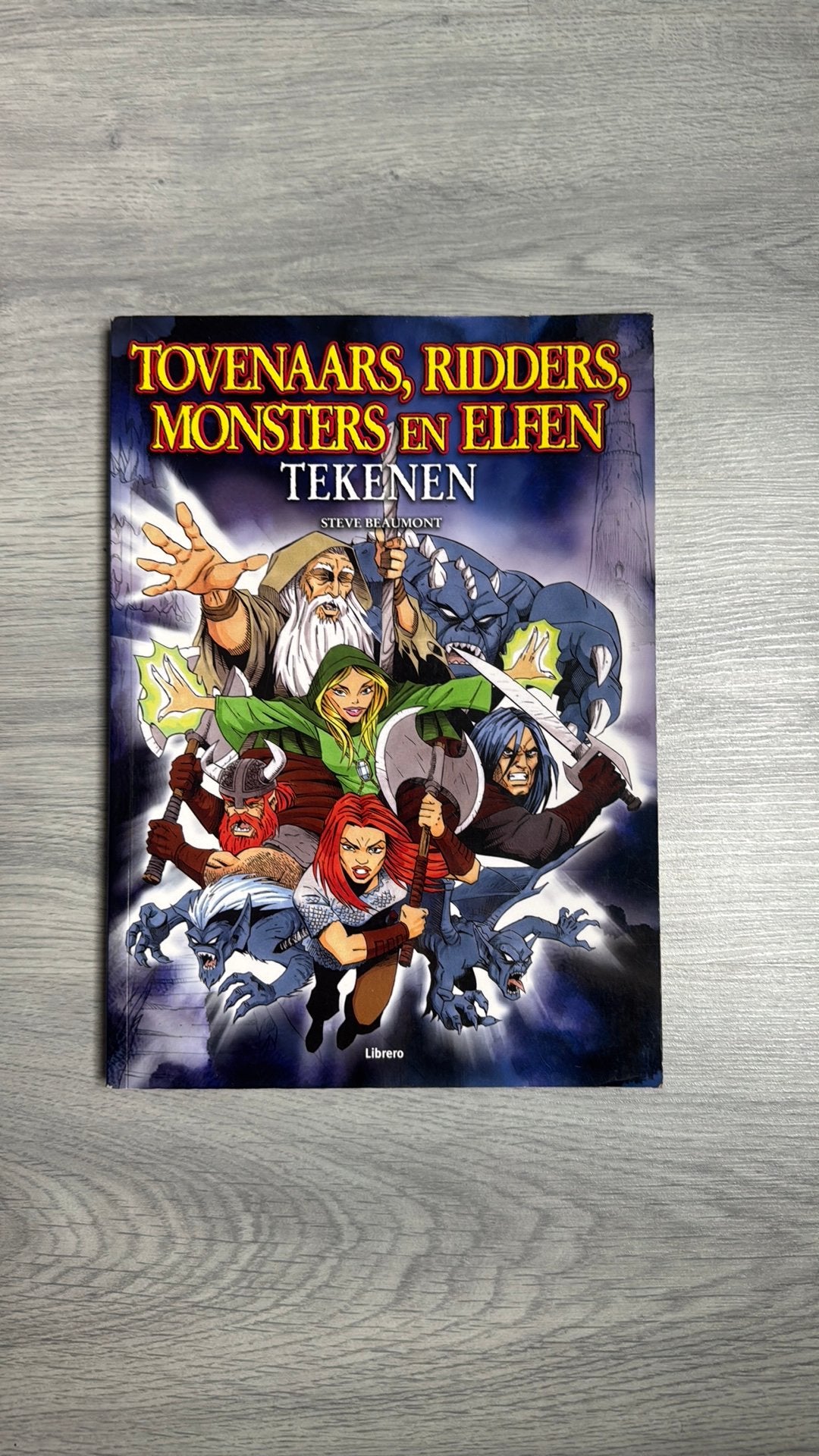 Tovenaars, ridders, monsters en elfen tekenen Steve beaumont, Hobby en Vrije tijd, Tekenen, Ophalen of Verzenden, Zo goed als nieuw