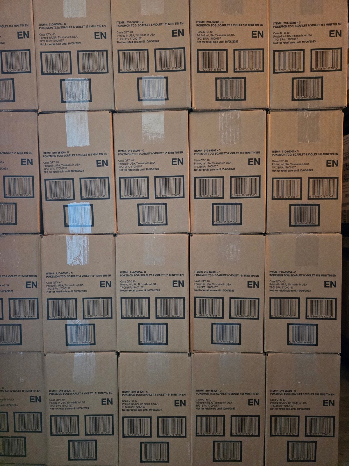 151 Tin Display Case Pokemon sealed mint, Ophalen of Verzenden, Nieuw, Overige typen, Foil