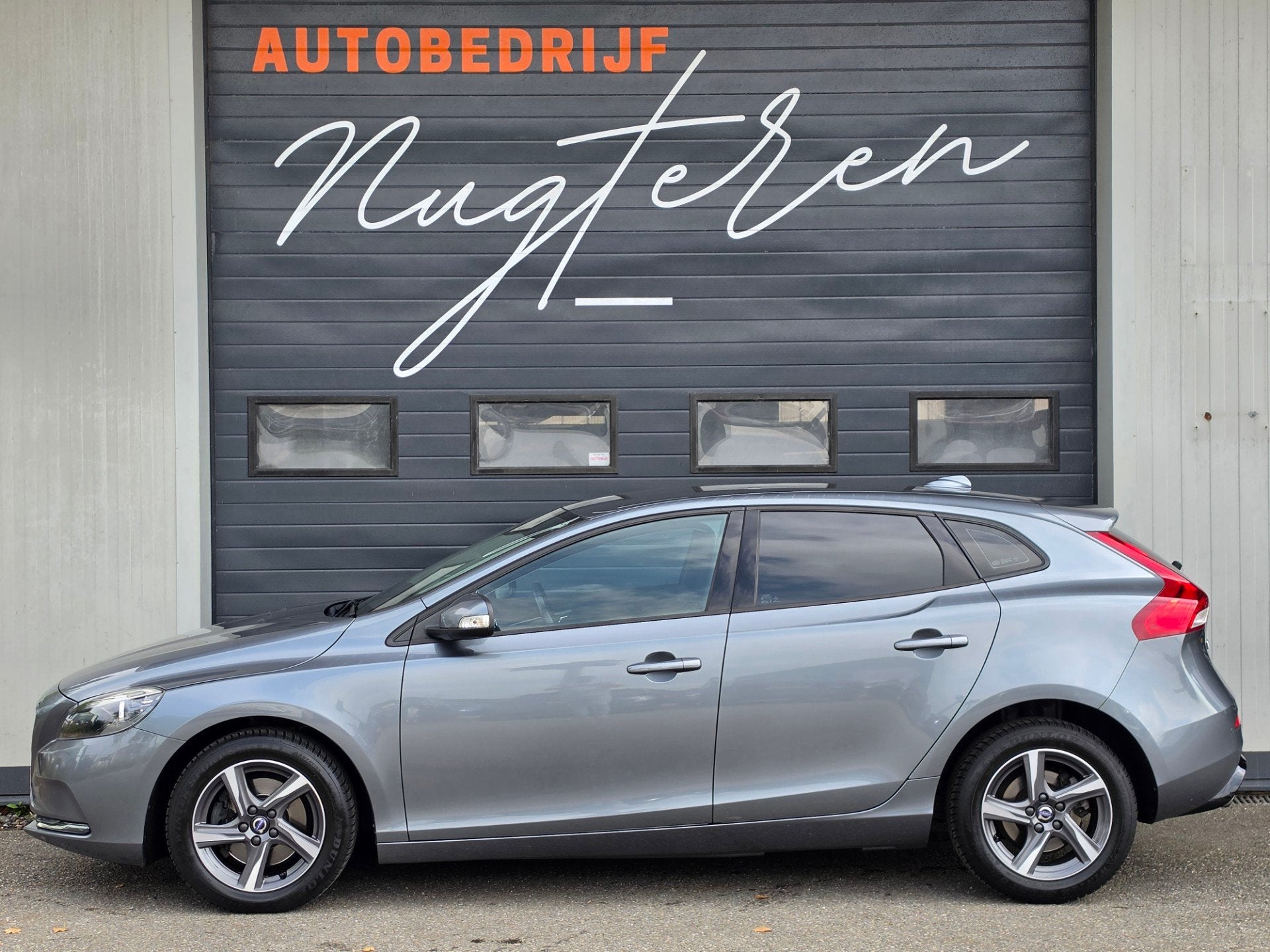 Volvo V40 2.0 T2 Momentum|PDC|Navi|Clima|, Auto's, Voorwielaandrijving, Gebruikt, 4 cilinders, 122 pk