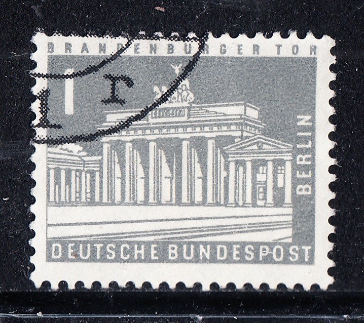 250 - Berlijn michel 140y gestempeld , Brandenburger poort, Verzenden, BRD, Gestempeld