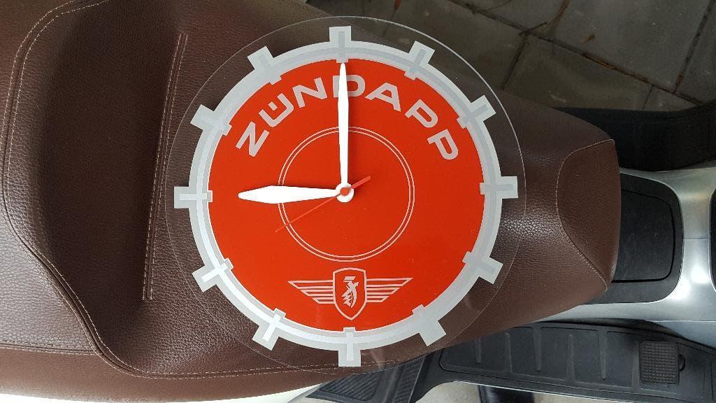 ZUNDAPP TELLER KLOK 30 cm werkt nog perfect en nog erg mooi, Ophalen of Verzenden, Gebruikt, Overige typen