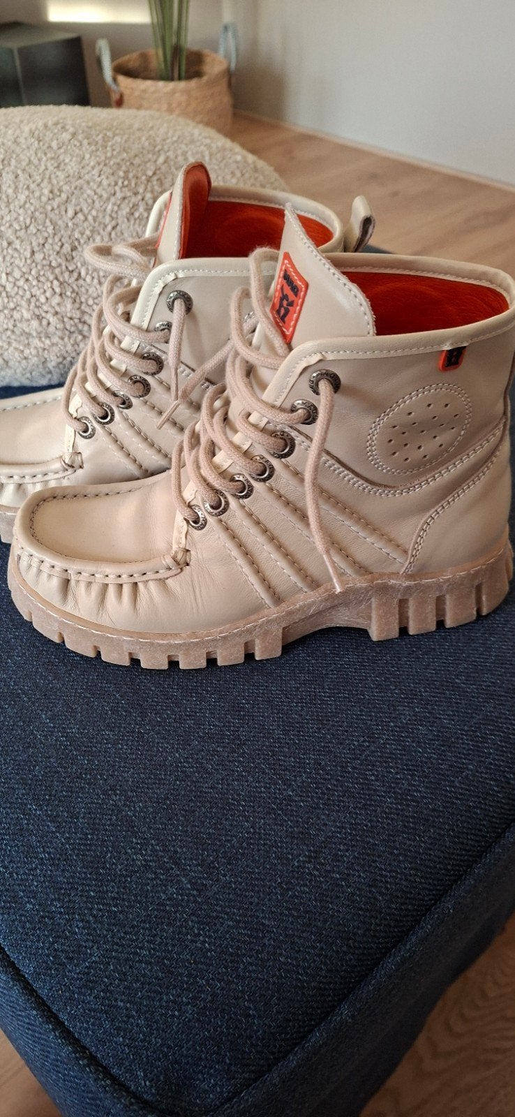 Megamok beige, maat 36 nieuw!, Kleding | Dames, Schoenen, Ophalen of Verzenden, Nieuw, Beige, Sneakers of Gympen