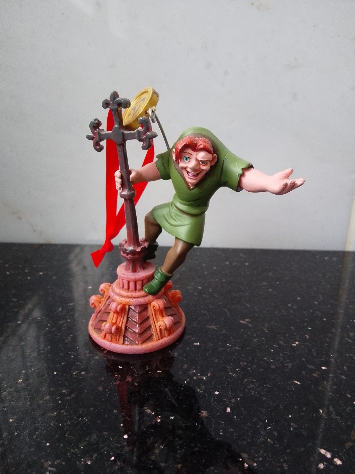 Disney sketchbook ornament The hunchback of Notre Dame, Verzamelen, Disney, Verzenden, Overige figuren, Zo goed als nieuw, Beeldje of Figuurtje