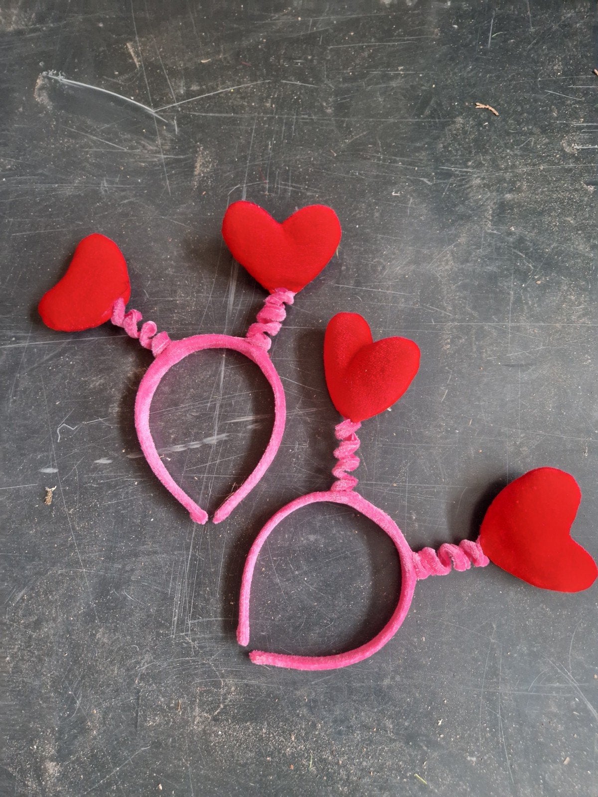 Diadeem met roze fluweel en rode hartjes.., Ophalen of Verzenden, Zo goed als nieuw, Overige maten, Accessoires