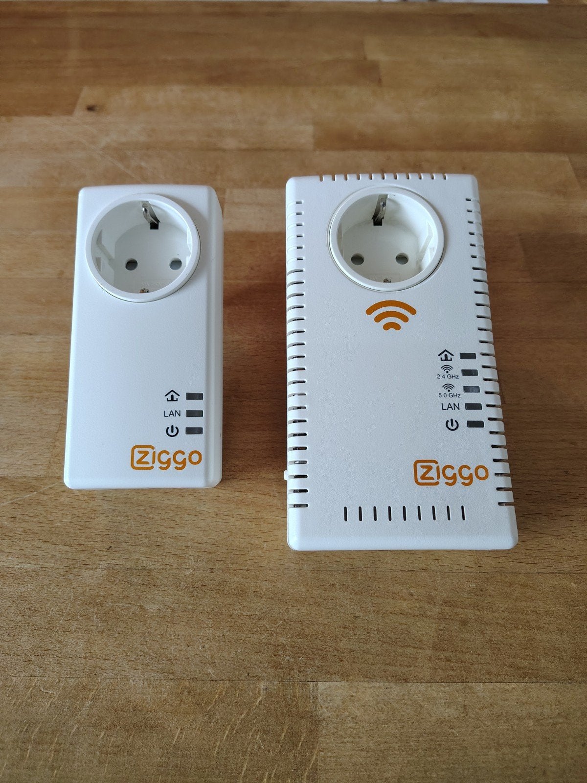 Ziggo Wifi via het stopcontact - Powerline Wi-Fi adapter set, Computers en Software, Ophalen of Verzenden, Gebruikt, Ziggo WiFi booster