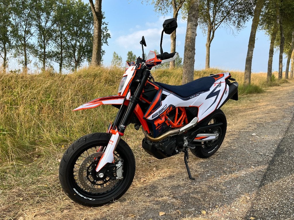 KTM 690 smc r 11-2023, Motoren, Motoren | KTM, Particulier, SuperMoto, 12 t/m 35 kW, 1 cilinder, Motorrijbewijs A, ABS, LED Verlichting