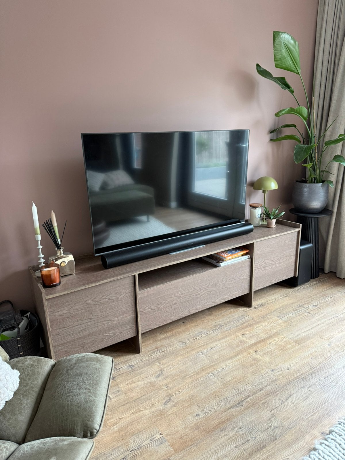 TV meubel - donkerbruin zgan, Ophalen, 150 tot 200 cm, Zo goed als nieuw, Minder dan 100 cm