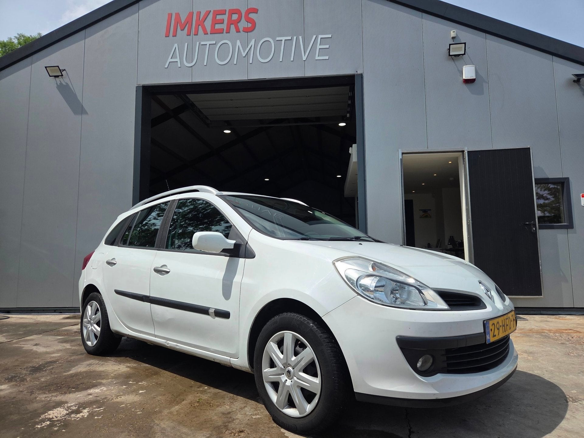 Renault Clio Estate 1.2 TCE Dynamique, Voorwielaandrijving, Gebruikt, Zwart, 4 cilinders