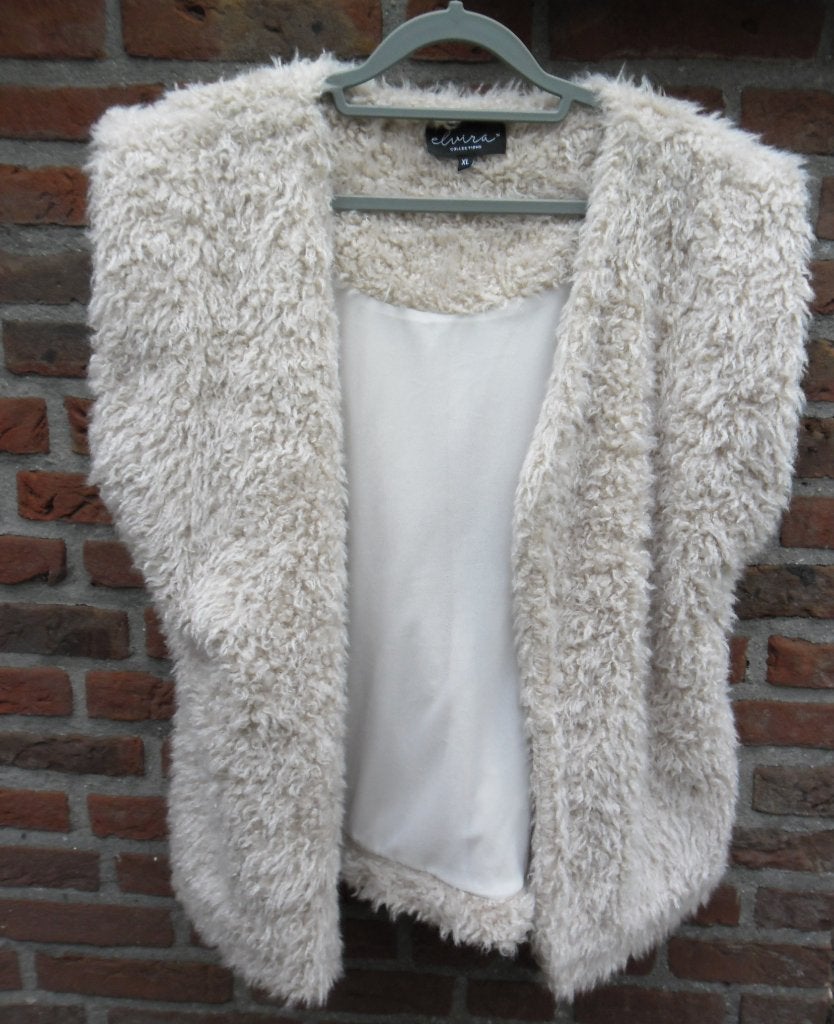 Elvira supergave nieuwe fluffy bodywarmerXL, Kleding | Dames, Bodywarmers, Beige, Maat 46/48 (XL) of groter, Nieuw, Ophalen of Verzenden