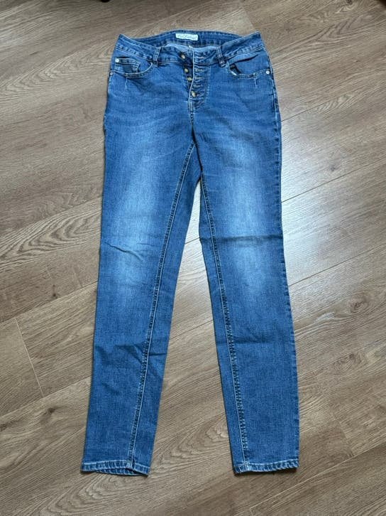 Red Button spijketbroek met knoopsluiting maat M, Ophalen of Verzenden, Zo goed als nieuw, Blauw, W30 - W32 (confectie 38/40)