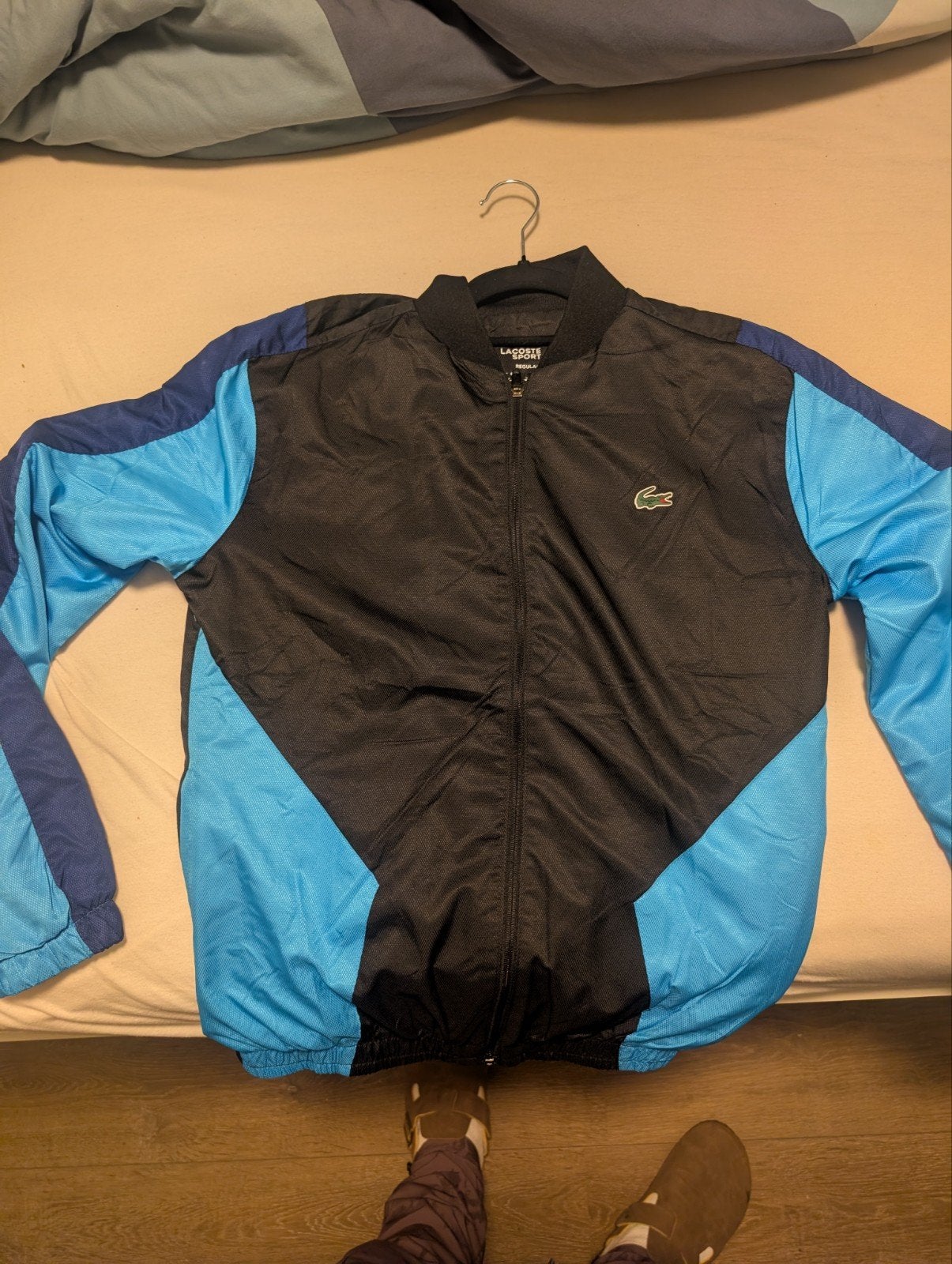 Lacoste Sport Windjack - Zwart/Blauw - Maat M (valt kleiner), Kleding | Heren, Maat 48/50 (M), Zwart, Lacoste Sport, Ophalen of Verzenden