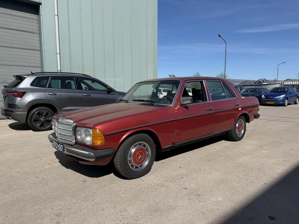 Mercedes-Benz 200-serie 200-280 (W123) 300 D 5 cyl., Auto's, Metallic lak, Zwart, Leder en Stof, 2998 cc