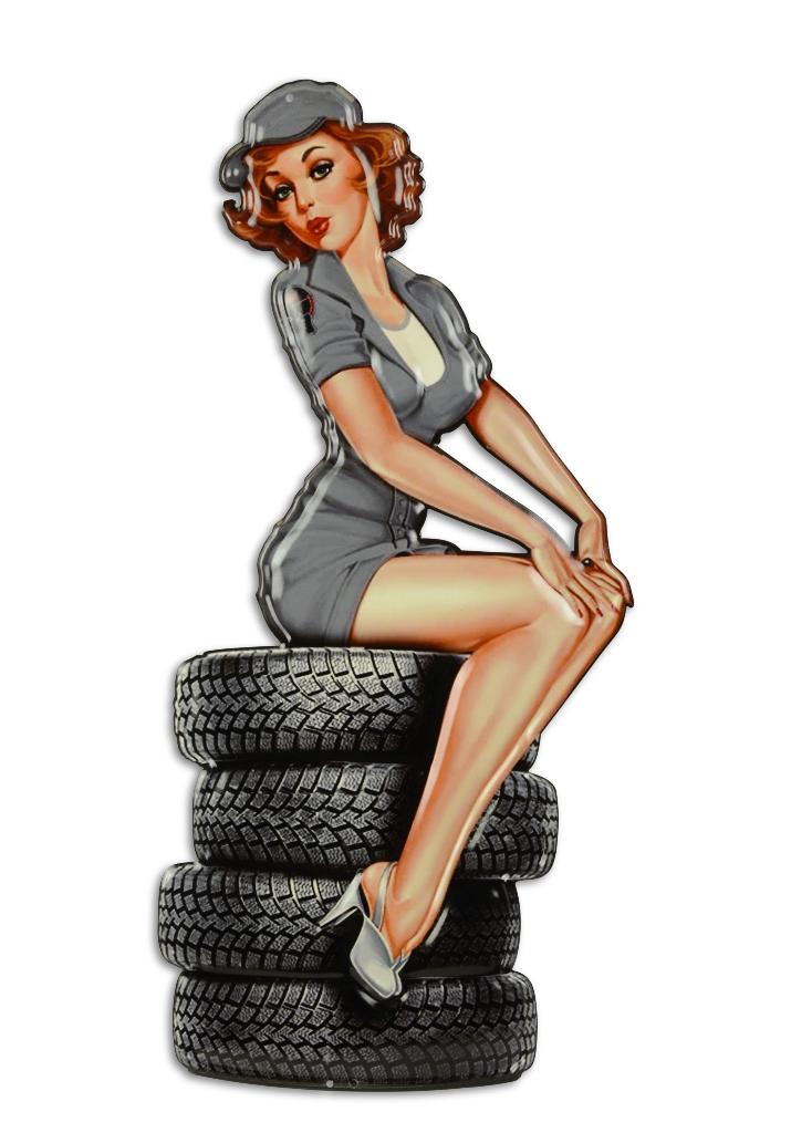 Pinup autobanden vrouw relief reclamebord van metaal deco, Info@deconoord.nl, Deco Noord, Nieuw, Ophalen of Verzenden