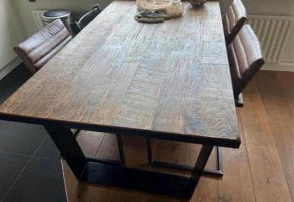 Robuuste eettafel met metalen onderstel, Huis en Inrichting, Ophalen, Gebruikt, Eikenhout, 50 tot 100 cm