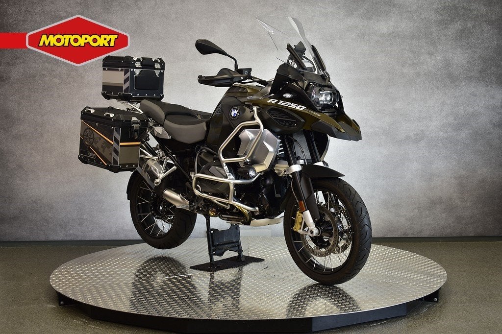 BMW R 1250 GS ADVENTURE (bj 2020), Einsteinlaan 5
2289 CC  Rijswijk, NL, Bedrijf, BMW Motorrad Nederland, Toermotor