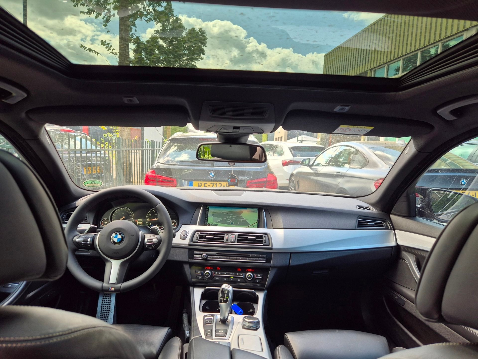 BMW 5-serie M Sport Edition High Executive Schuifdak Adaptie, Automaat, Achterwielaandrijving, Gebruikt, 4 cilinders