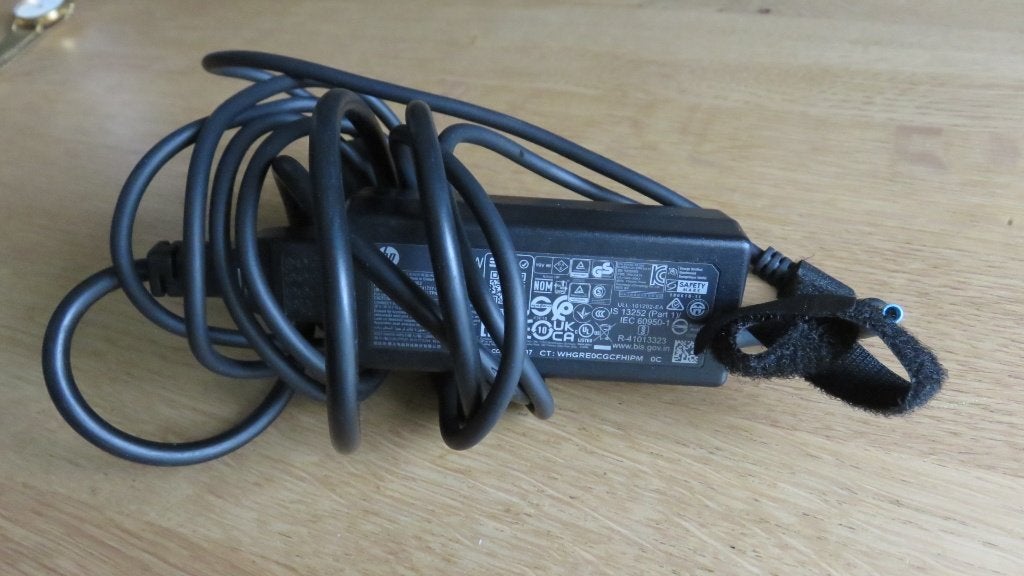 HP Adapter TPN-CA14 ............19,5V / 2,31A, Computers en Software, Laptop-opladers, Ophalen of Verzenden, Zo goed als nieuw
