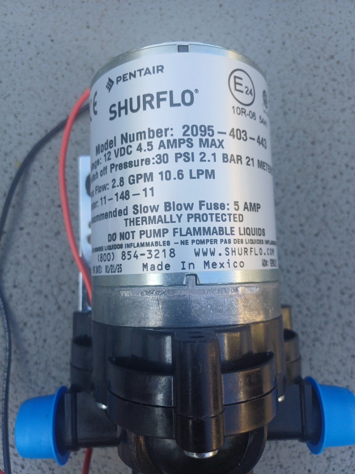 SHURFLO WATERPOMP TRAIL KING 10.6 LITER, Ophalen, Nieuw