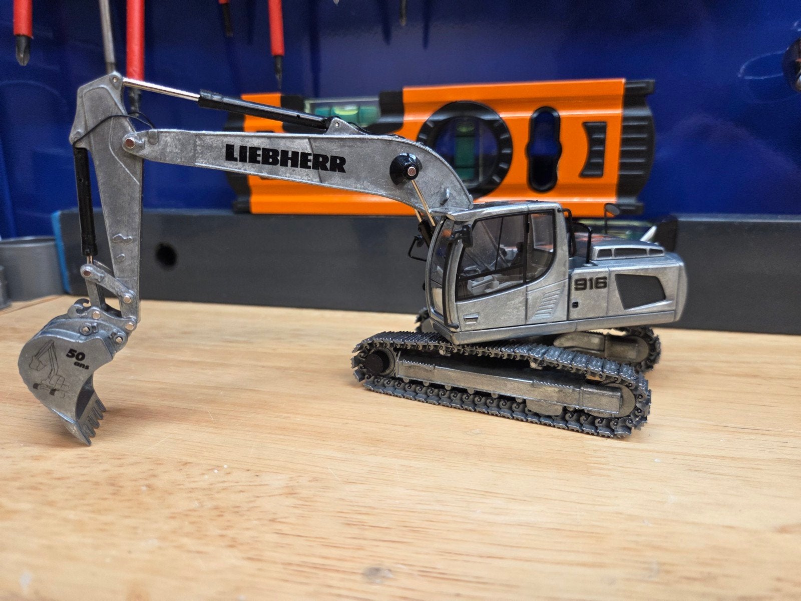 Liebherr R916 50th Jubileum Rupskraan 1:50 NZG ZELDZAAM, Ophalen of Verzenden, Zo goed als nieuw, Hijskraan, Tractor of Landbouw
