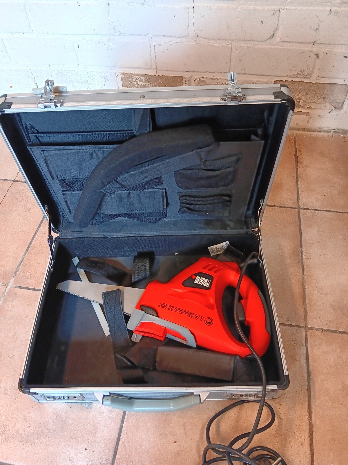 Black & Decker Scorpion Reciprozaag in koffer, Ophalen, 70 mm of meer, 600 tot 1200 watt, Reciprozaag