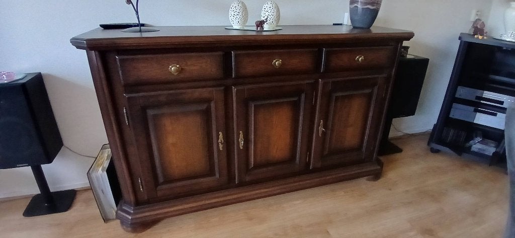 Massief eiken dressoir, Ophalen, Gebruikt, Met deur(en), Massief eiken  donker eiken