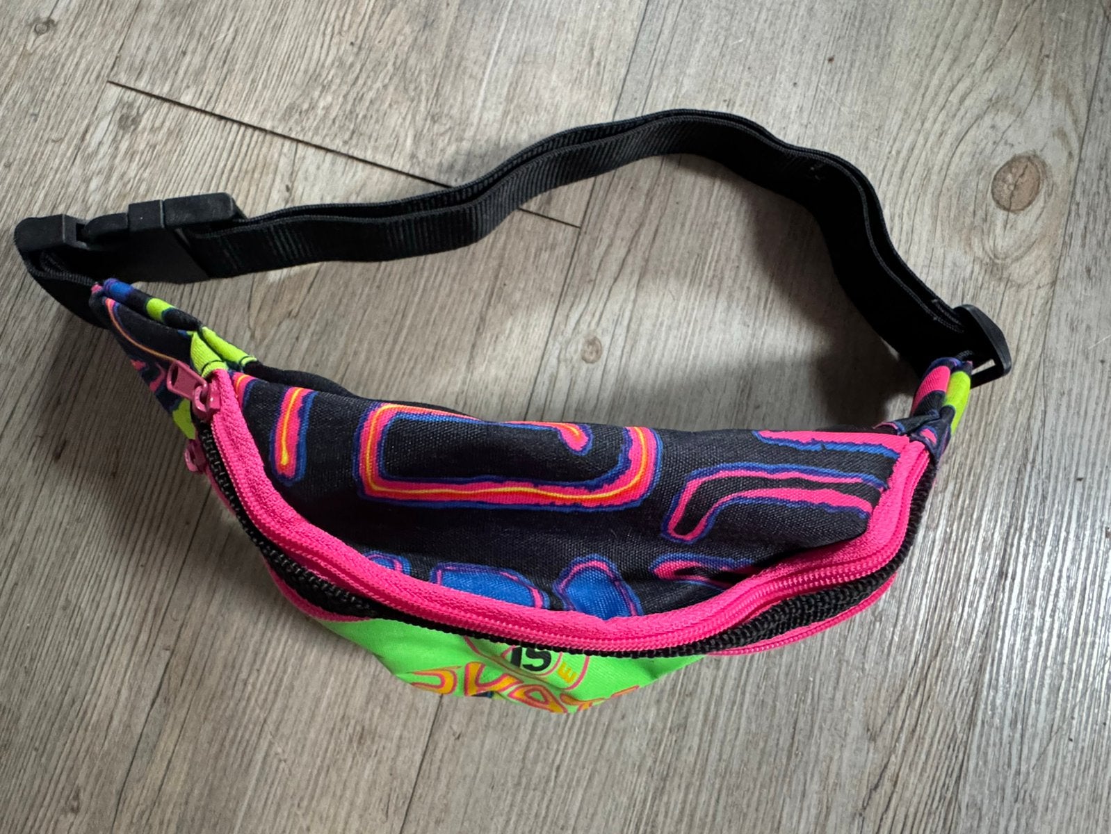 Nieuwe  Heuptasje, Sieraden, Tassen en Uiterlijk, Tassen | Damestassen, Ophalen of Verzenden, Nieuw, Overige kleuren, Overige typen