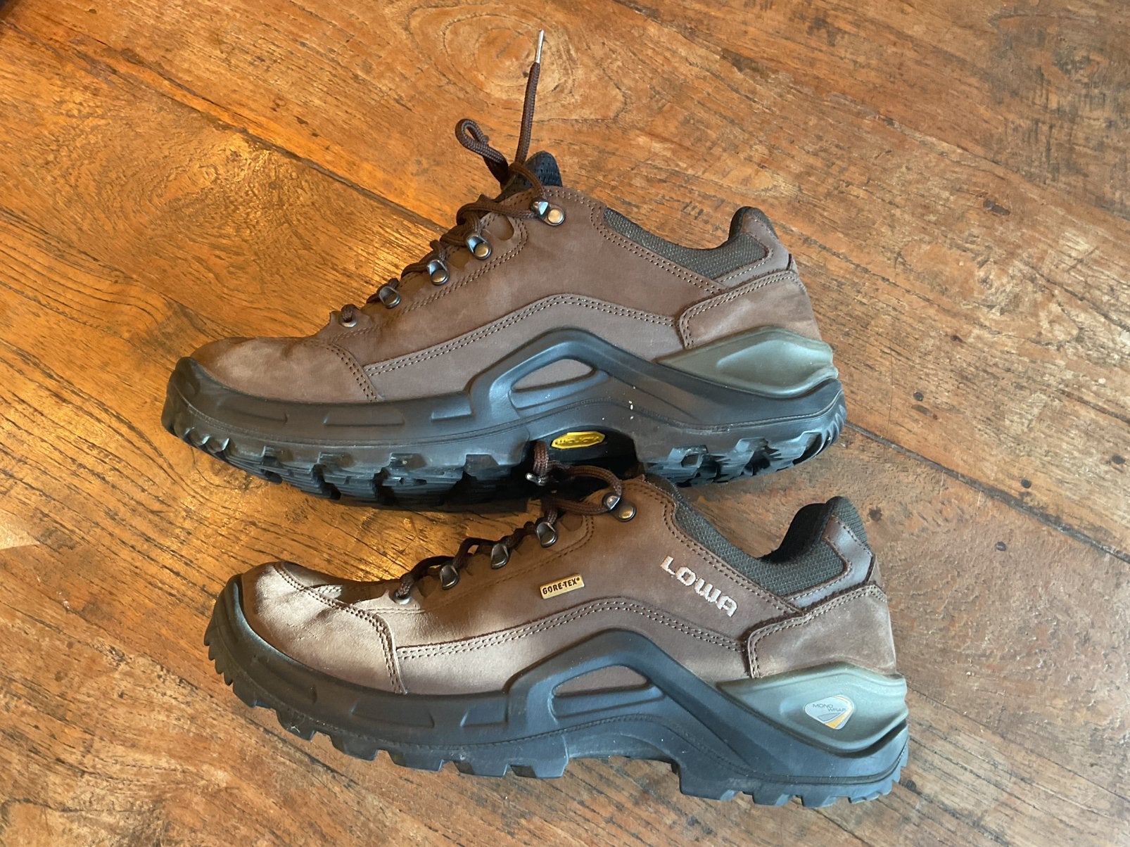 Lowa Renegade 10,5, Ophalen of Verzenden, Zo goed als nieuw, Zwart, Wandelschoenen of Bergschoenen