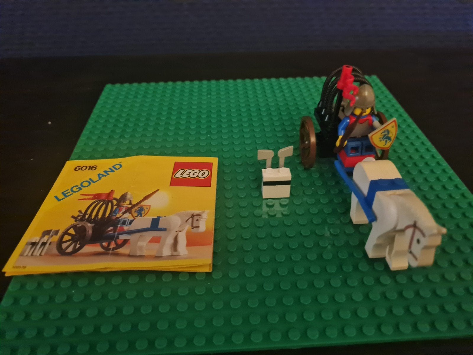 Lego 6016 Knight's Arsenal compleet, Compleet, Lego, Ophalen of Verzenden, Zo goed als nieuw