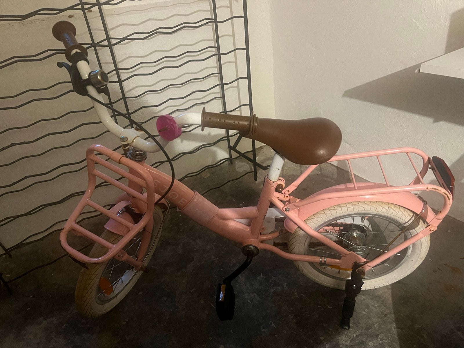 Roze SJOEF kinderfiets 12 inch met standaard, Fietsen en Brommers, Ophalen, Gebruikt, Minder dan 16 inch