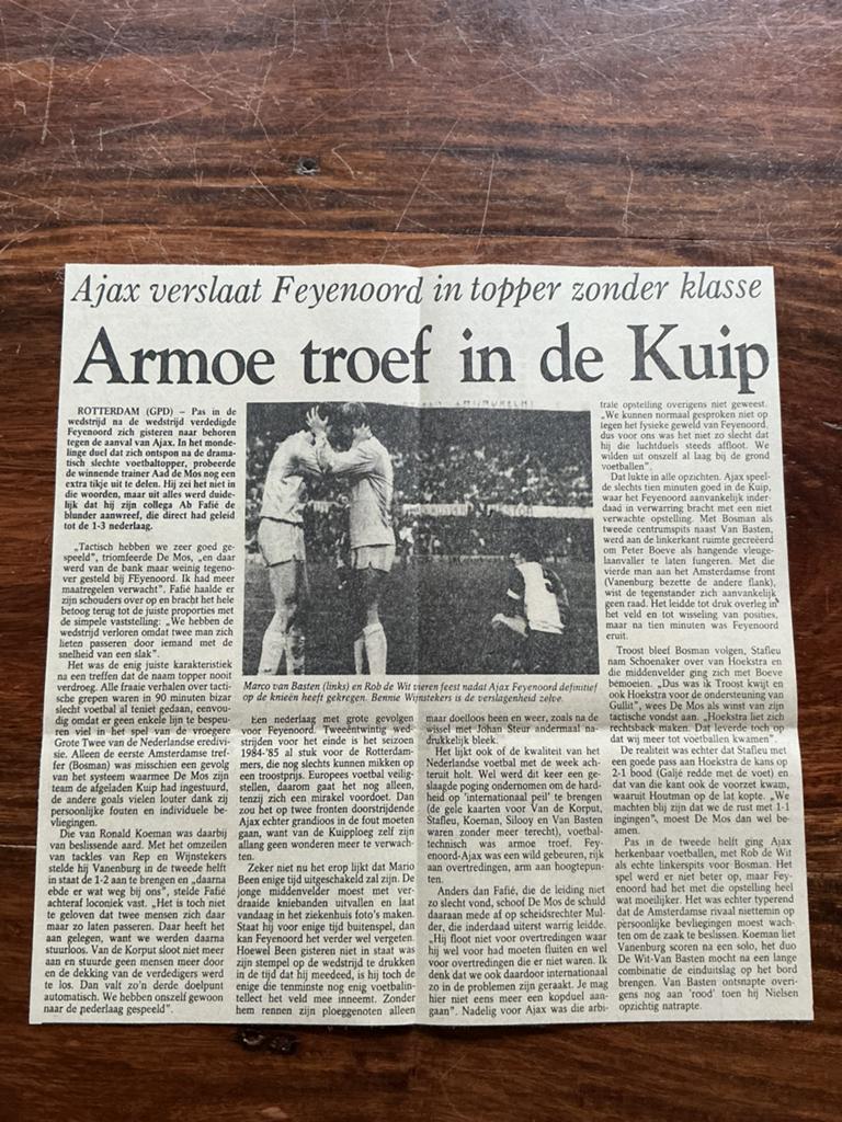 Voetbal krantenartikel Feyenoord Ajax nov 1984 van Basten, Verzamelen, Ophalen of Verzenden, Knipsel(s)