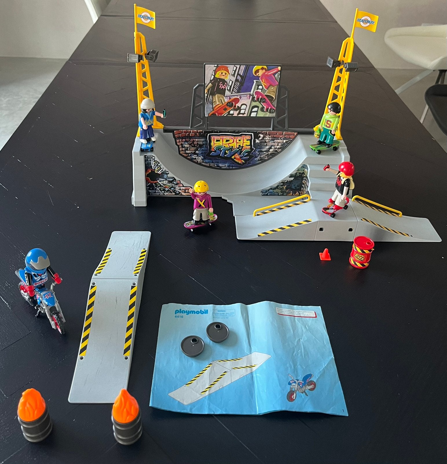 Playmobil skatepark 4414 en 4416 motorcrosser, Ophalen of Verzenden, Gebruikt, Complete set