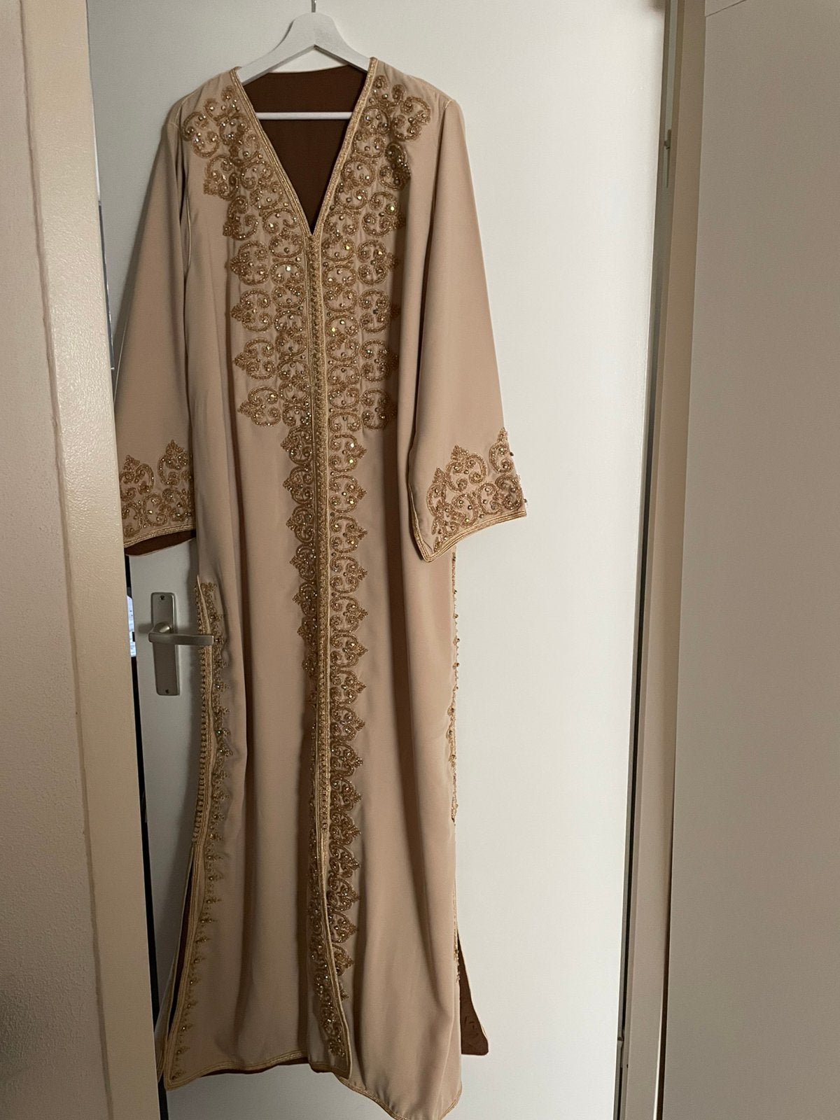 Beige caftan, Ophalen of Verzenden, Zo goed als nieuw, Beige, Overige typen