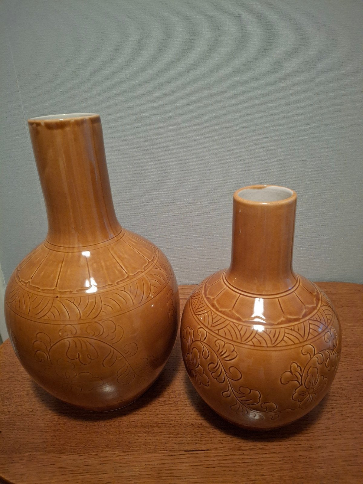 licht bruine vazen. komen uit wereldwinkel dus vrij uniek., Ophalen, Beige, 25 cm, Zo goed als nieuw