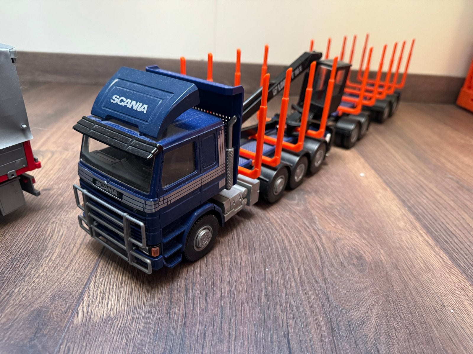 Emek Scania vrachtwagen met aanhanger en kraan - Speelgoed, Ophalen of Verzenden, Gebruikt