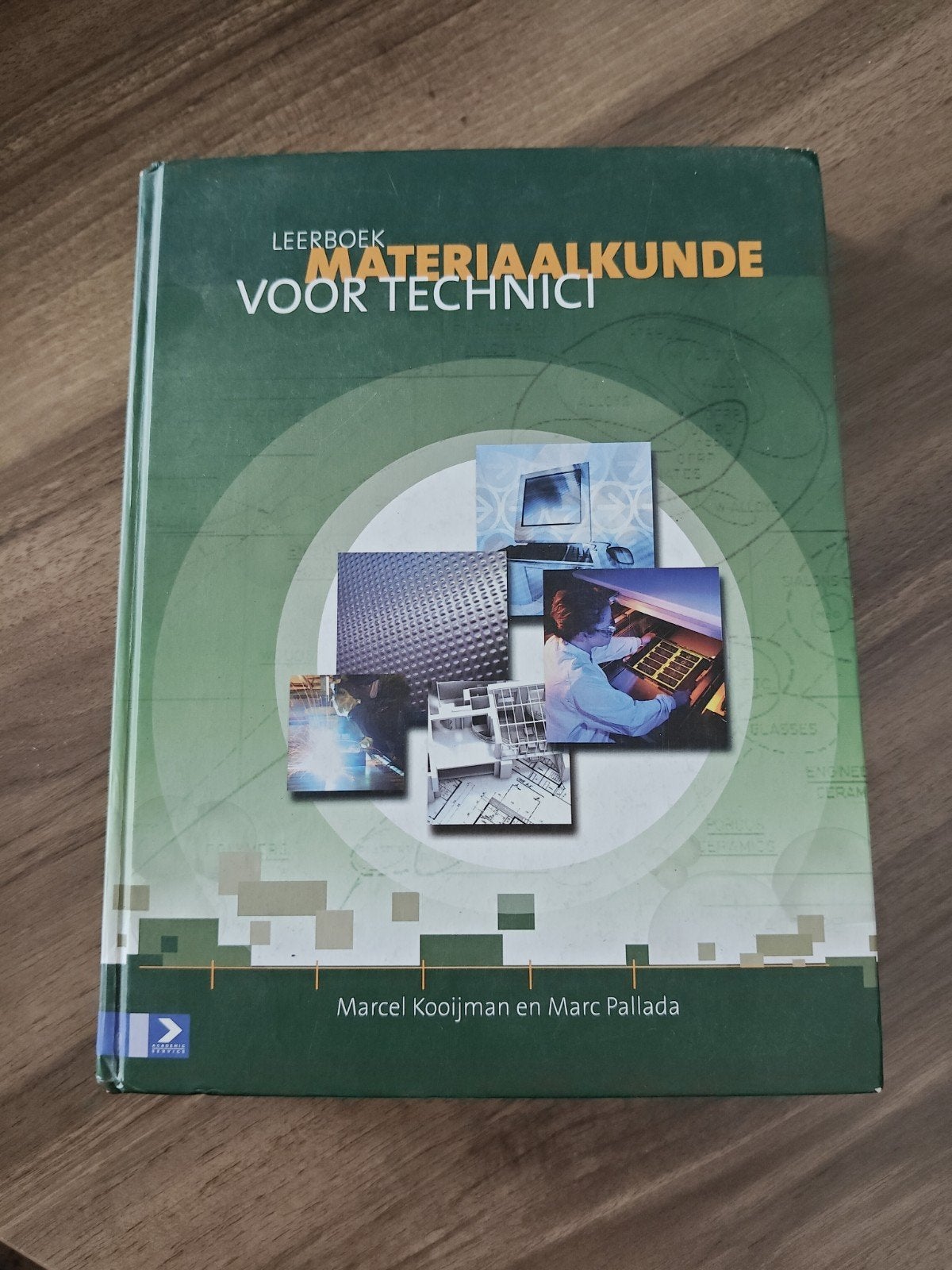 M. Kooijman - Leerboek materiaalkunde voor technici, Ophalen, Zo goed als nieuw, M. Kooijman; M. Pallada