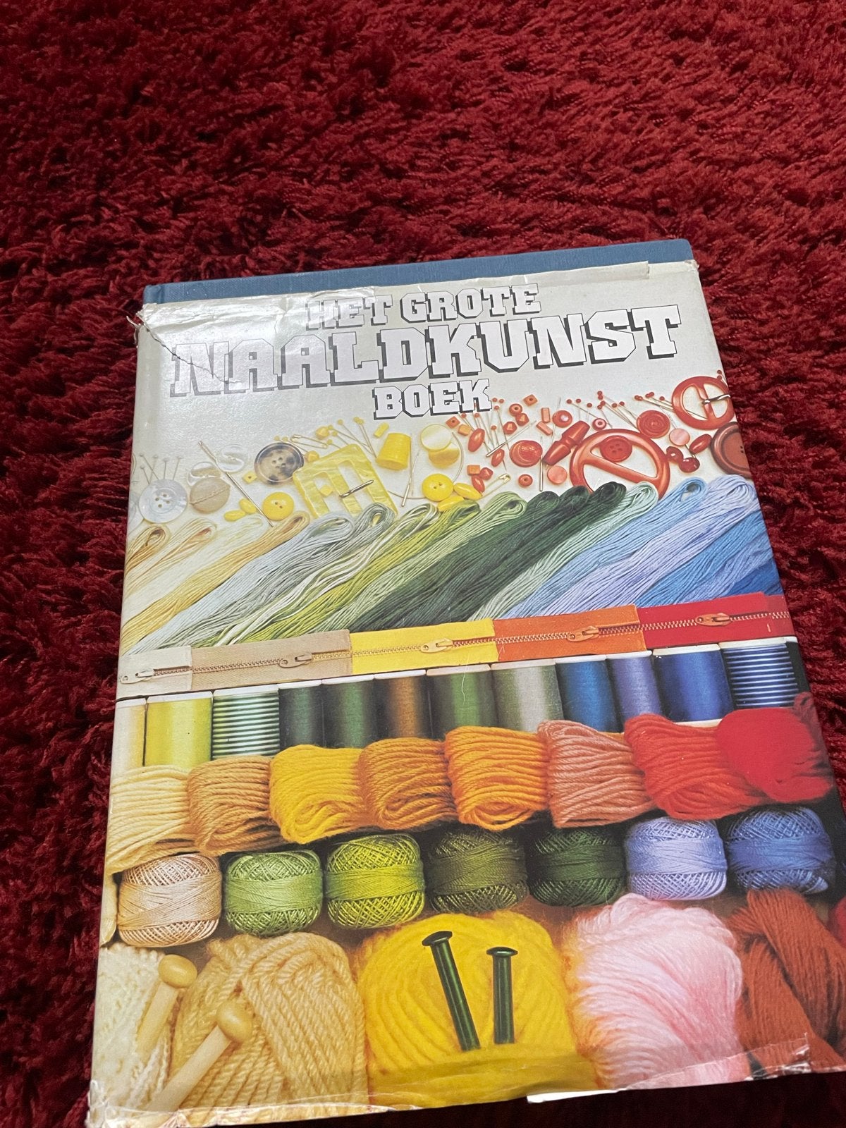 Het Grote Naaldkunst Boek - Handwerken, Patronen, Technieken, Ophalen of Verzenden, Gebruikt
