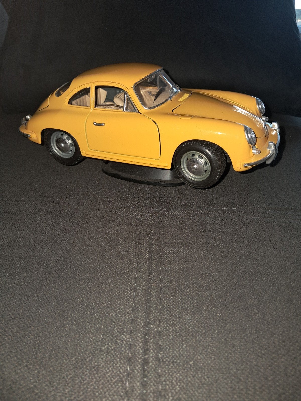Bburago Porsche 356B Coupé (1961) - Schaal 1:18 - Geel, Ophalen of Verzenden, Auto, Overige merken