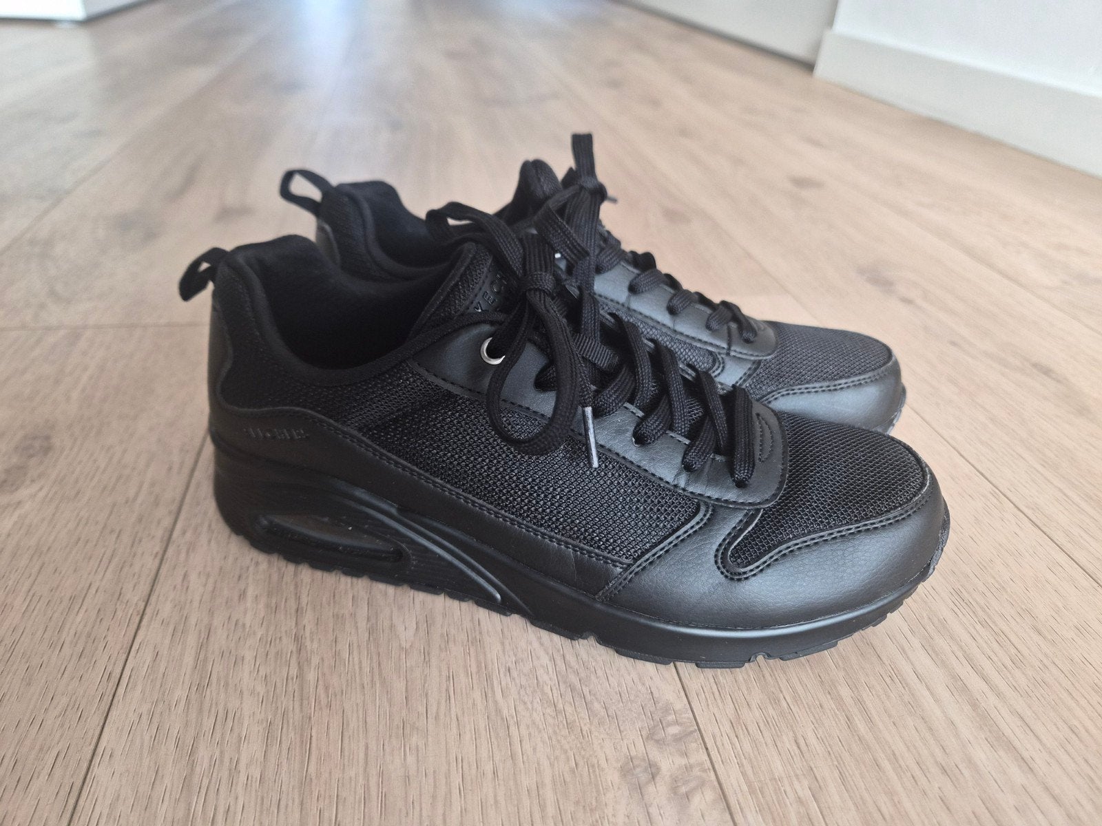 Skechers dames sneakers zwart maat 41 - zo goed als nieuw, Skechers, Zwart, Ophalen of Verzenden, Sneakers of Gympen