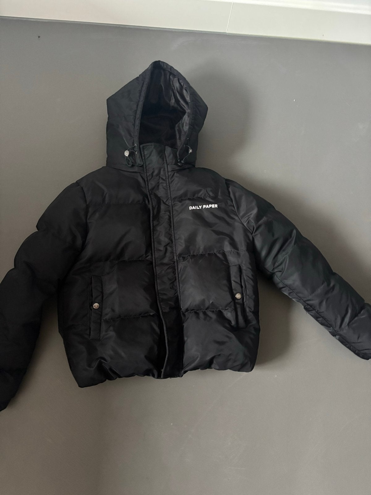 Daily Paper Puffer Jacket - Maat S - Nieuwstaat, Ophalen of Verzenden, Nieuw, Maat 36 (S), Zwart