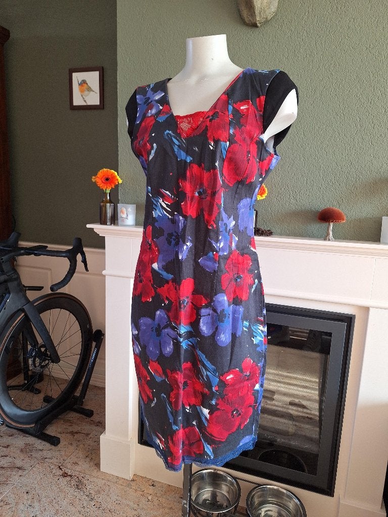 LolaLiza Lola Liza blauw rood jurk 42, Kleding | Dames, Maat 42/44 (L), Knielengte, Gedragen, Lola Liza