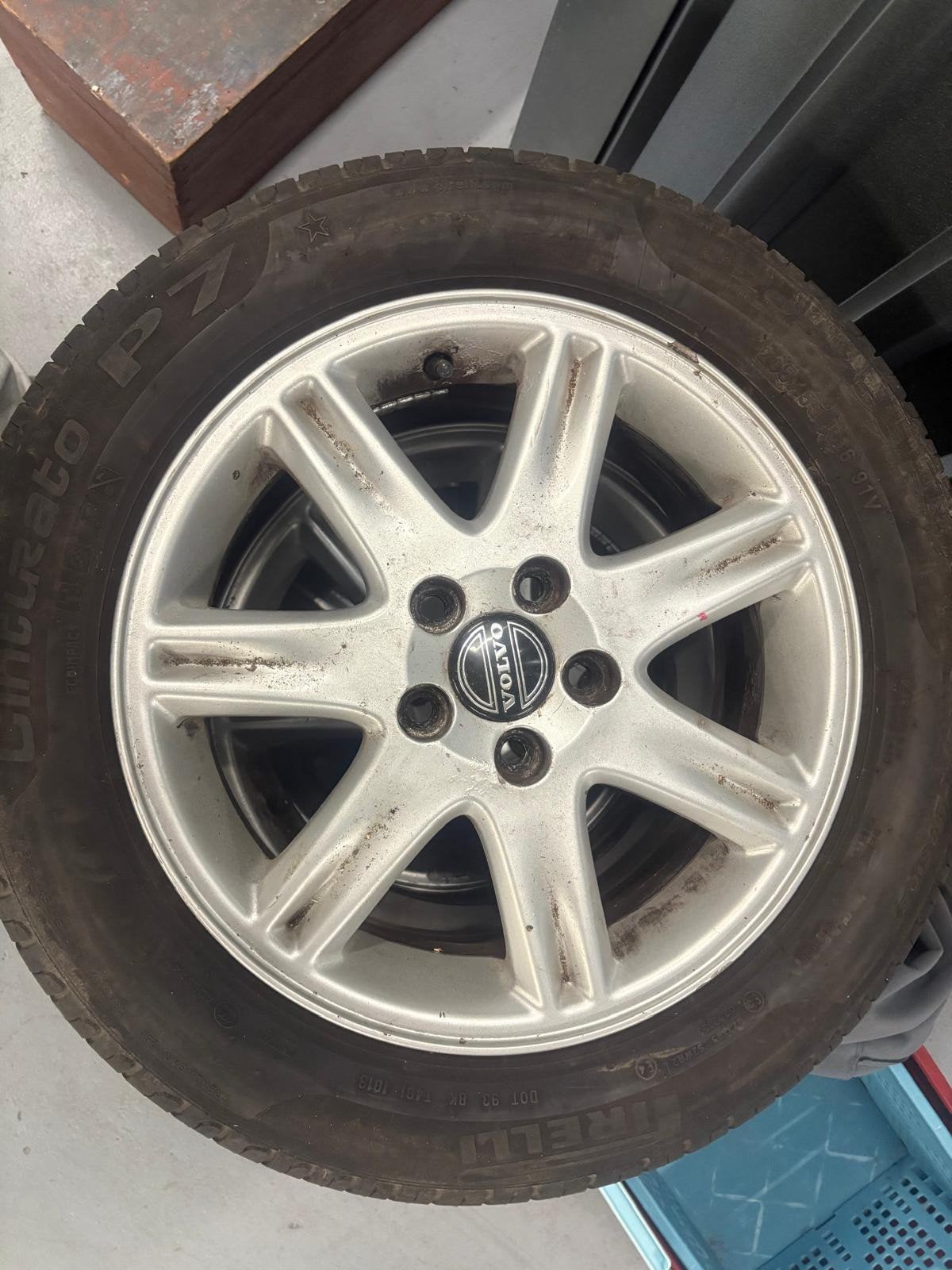 Volvo velgen met banden 215/55 R16, Ophalen, Gebruikt