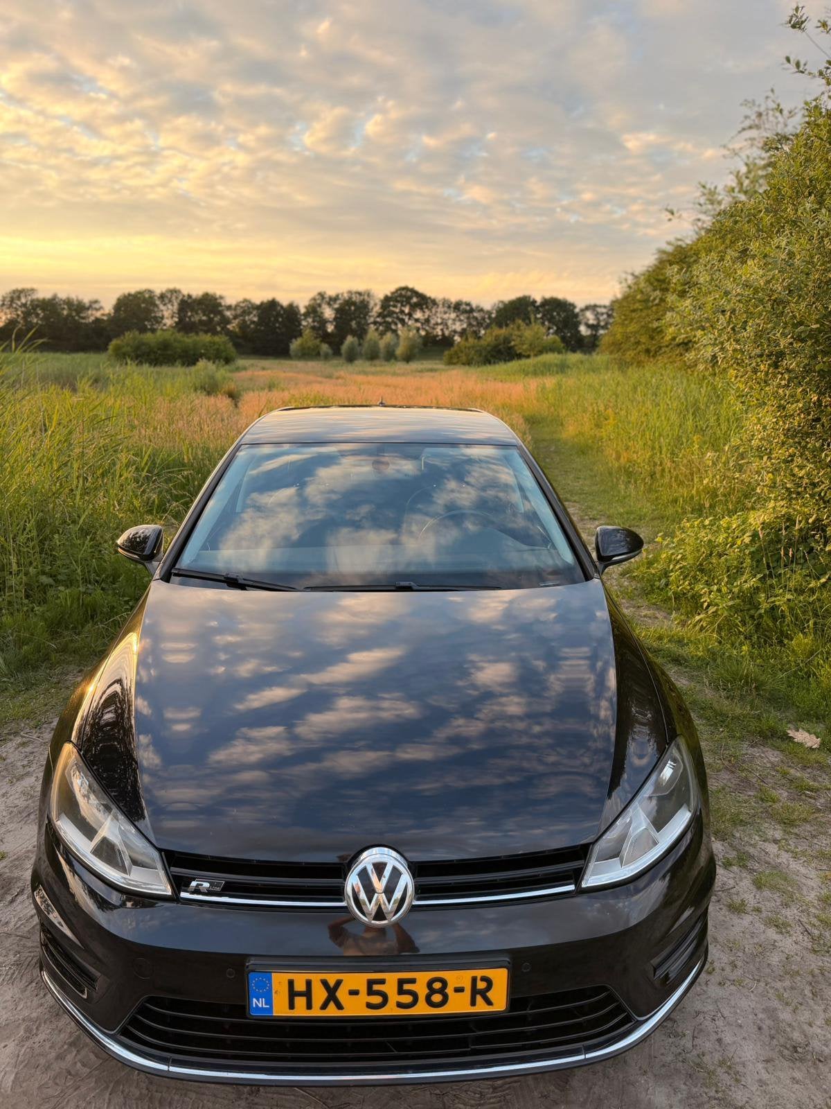 Volkswagen Golf 1.6 TDI 81KW 5D 2016 Zwart R line bleumotion, Auto's, Voorwielaandrijving, Beige, 4 cilinders, Leder en Stof