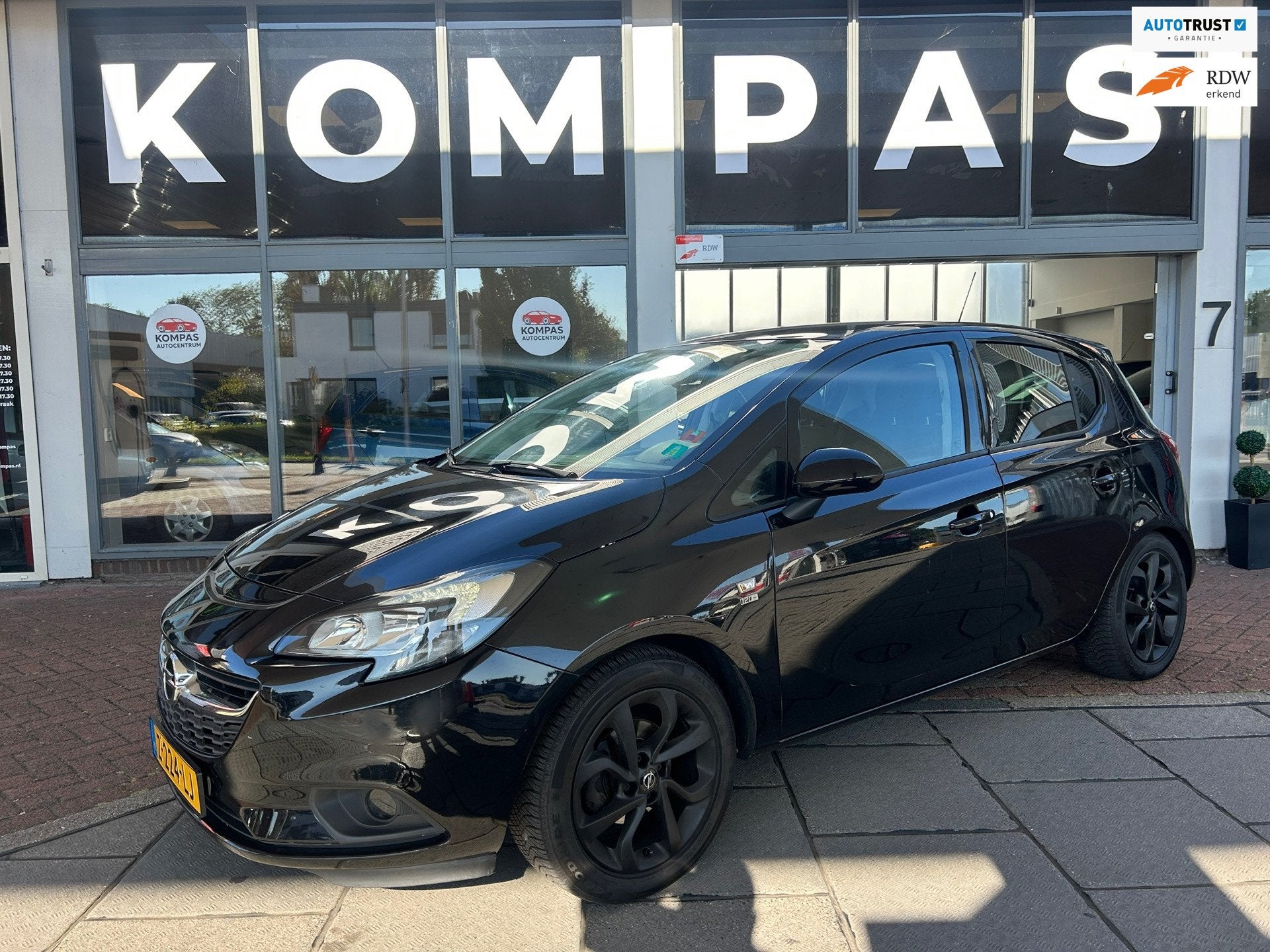Foto 2 van Opel Corsa 1.2 Black Edition |Apple Carplay|Airco|1EIG|Cruis